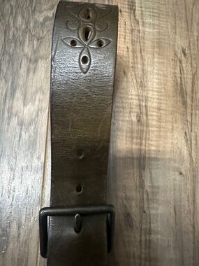 Vintage Gap genuine leather western style emb. Floral women's belt sz 30